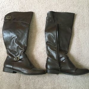American Eagle Brown Size  9.5